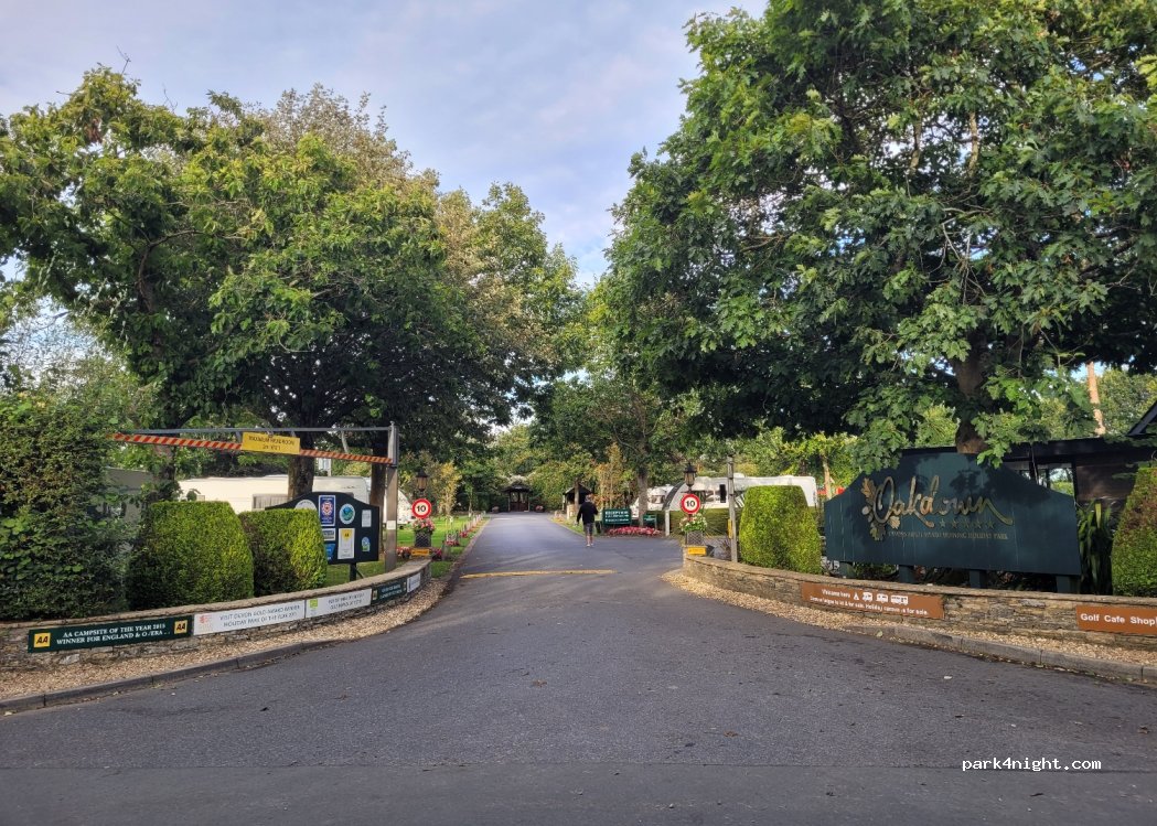 Oakdown Touring and Holiday Caravan Park — foto 3