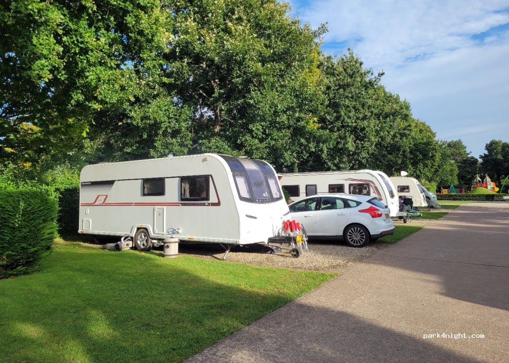 Oakdown Touring and Holiday Caravan Park — foto 4