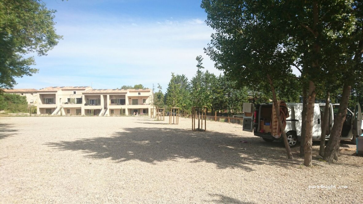 (13610) Le Puy-Sainte-Réparade - 92 Avenue du Stade — foto