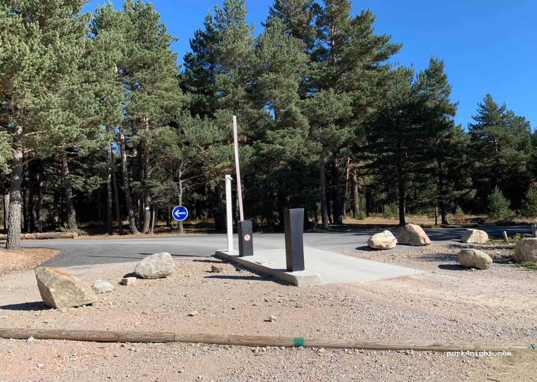 (66210) Les Angles - Route de la Forêt — foto
