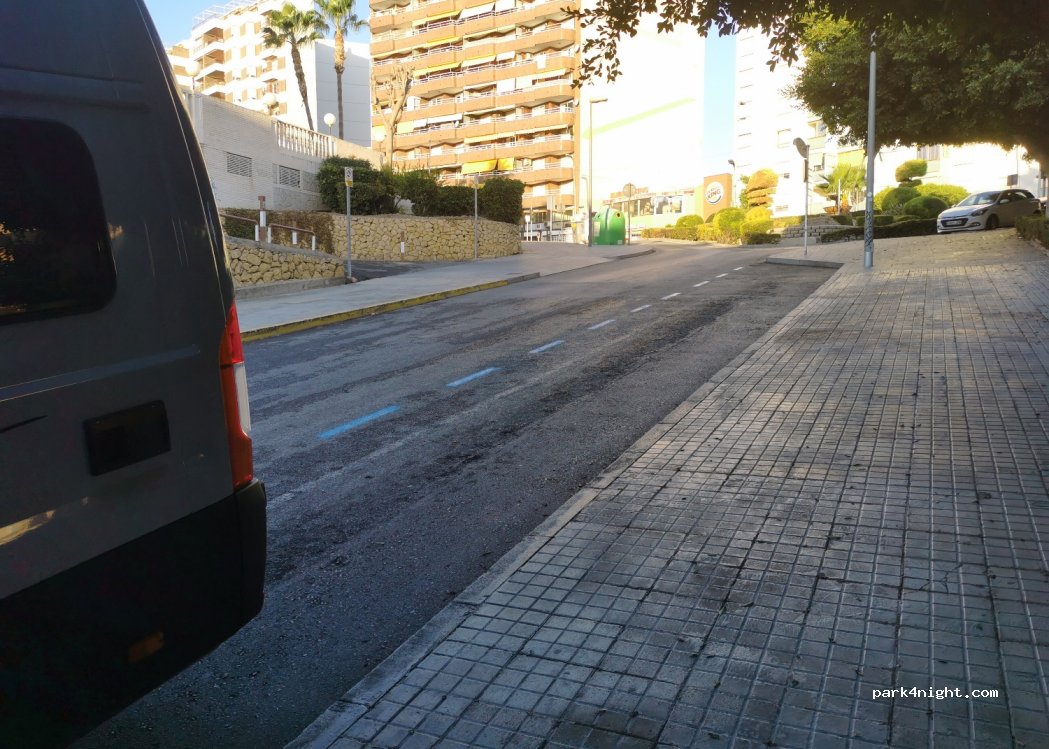 (03570) La Vila Joiosa - 32 Avinguda del País Valencià — foto 2