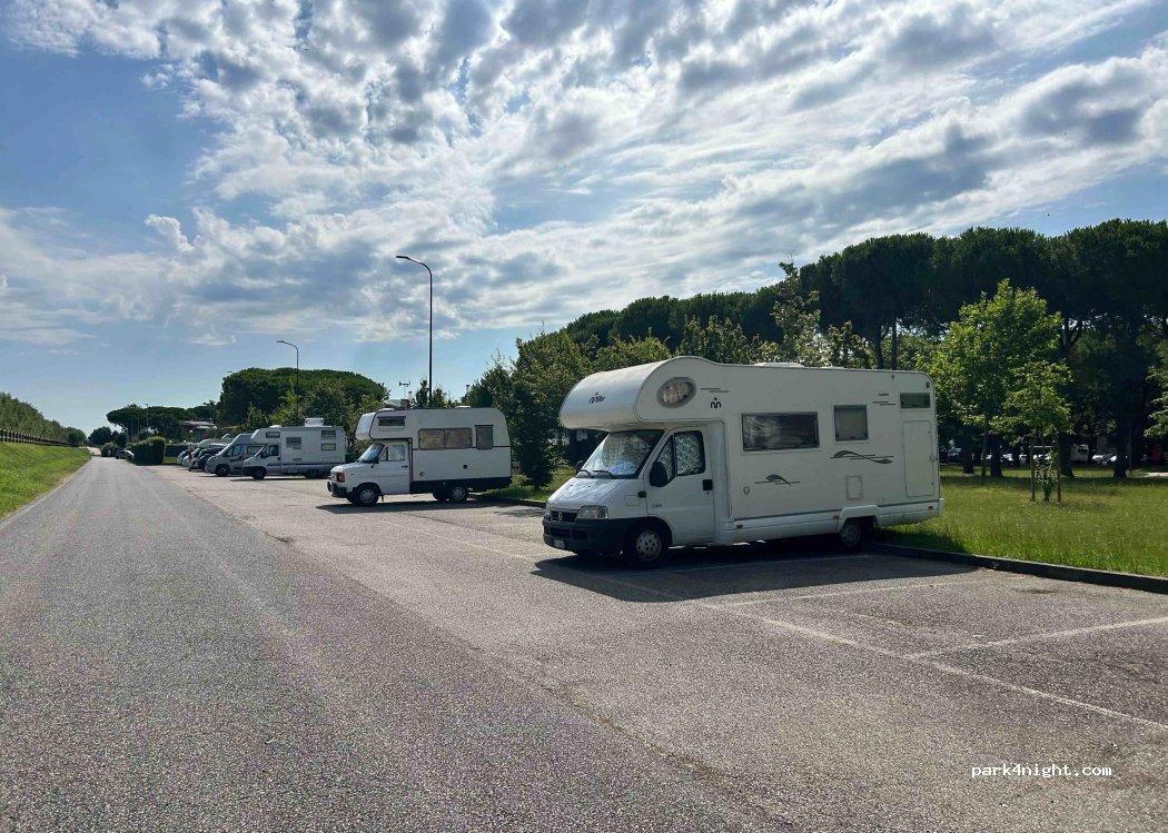 (33054) Lignano Sabbiadoro - 25 Via Asti — foto 4