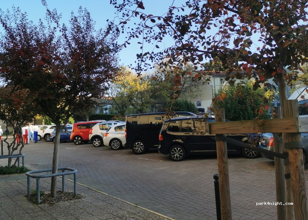 (81100) Castres - 12 Rue Corne Basse — foto