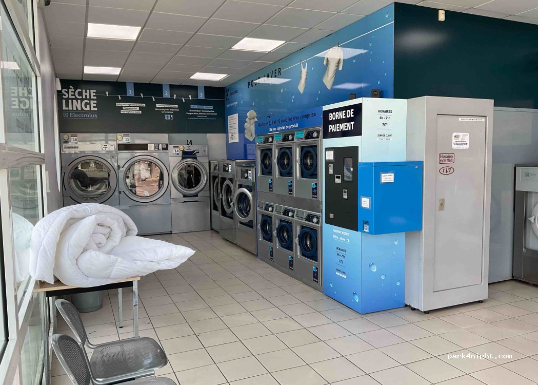 (26200) Montélimar - Centre commercial du Soleil Levant — foto