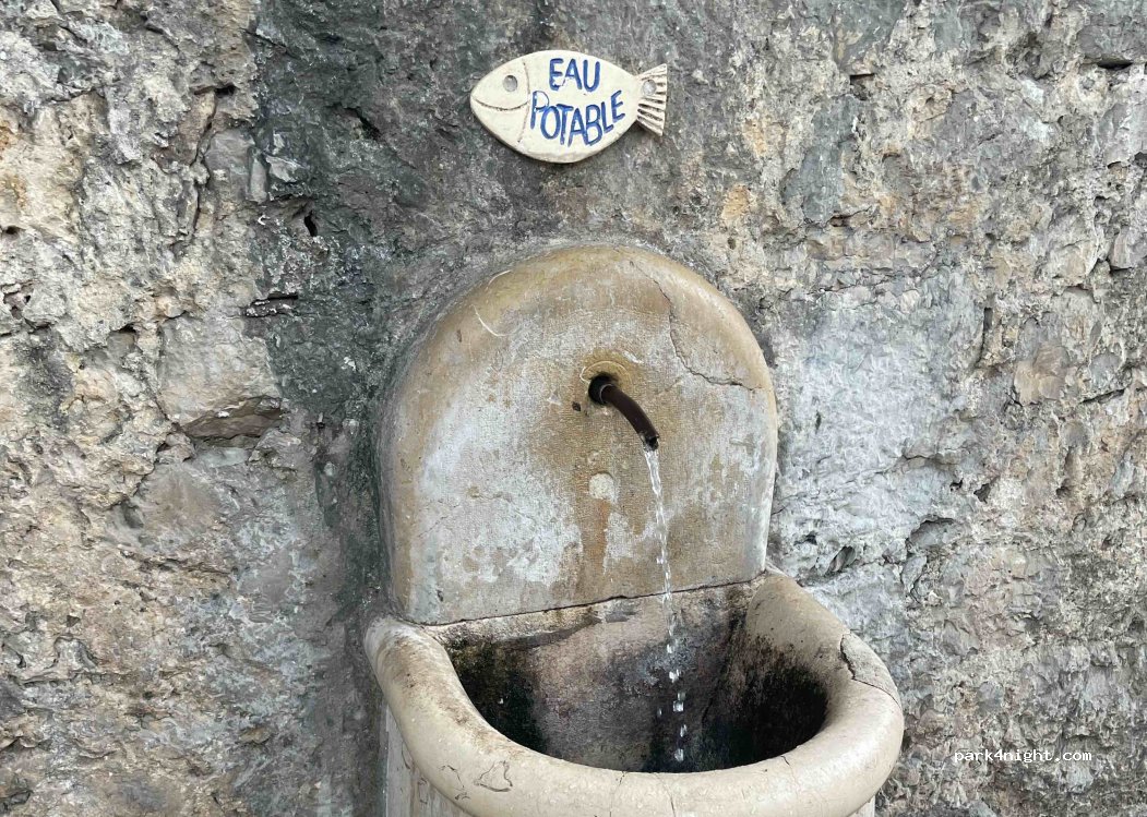 (06570) Saint-Paul-de-Vence - 104 Rue Grande — foto