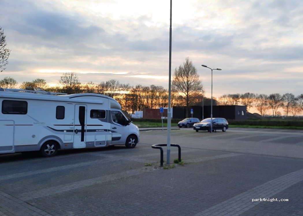 (6107 BE) Stevensweert - 8 Julianalaan — foto 2