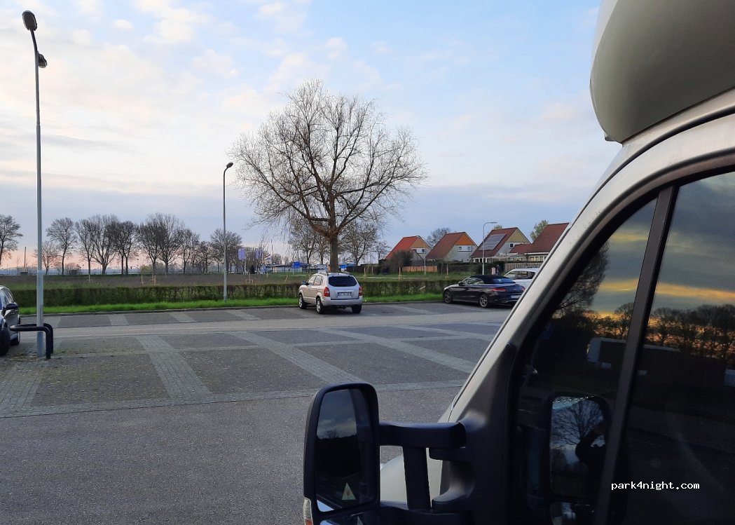 (6107 BE) Stevensweert - 8 Julianalaan — foto 3