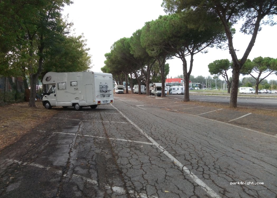 (47841) Cattolica - 60 Piazza Palmiro Togliatti — foto 3