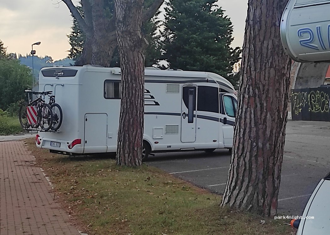 (47841) Cattolica - 60 Piazza Palmiro Togliatti — foto 5