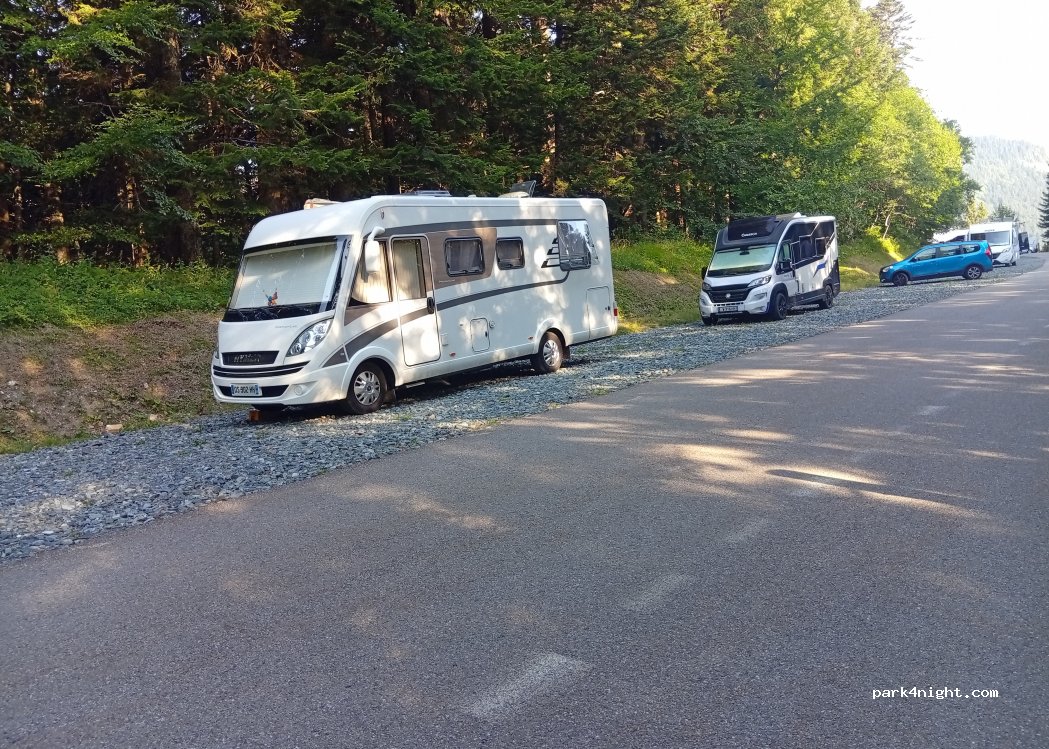 (38700) Sarcenas - 439 Route du Charmant Som — foto