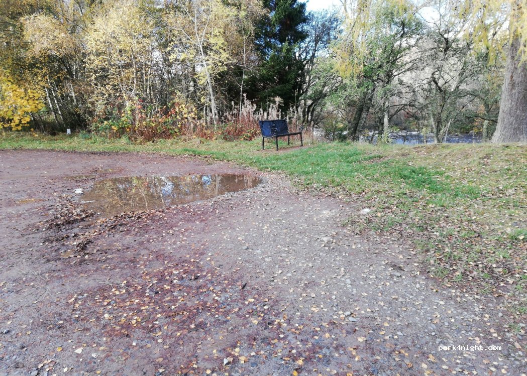 (PH16 5SB) Tummel Bridge - 4 Riverside — foto
