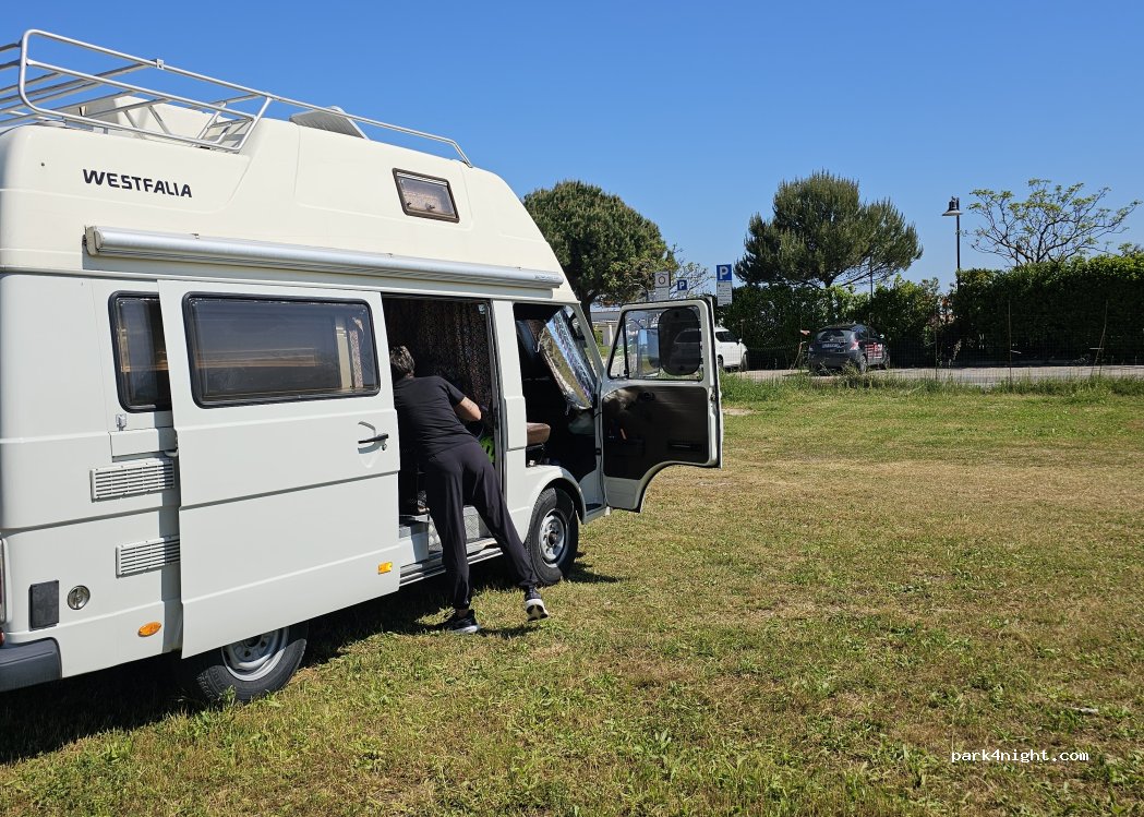 (47042) Cesenatico - 166 Viale Giosuè Carducci — foto 2