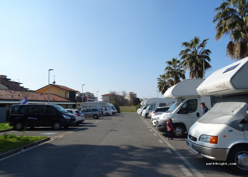 (55049) Viareggio - 29 Via Bologna — foto