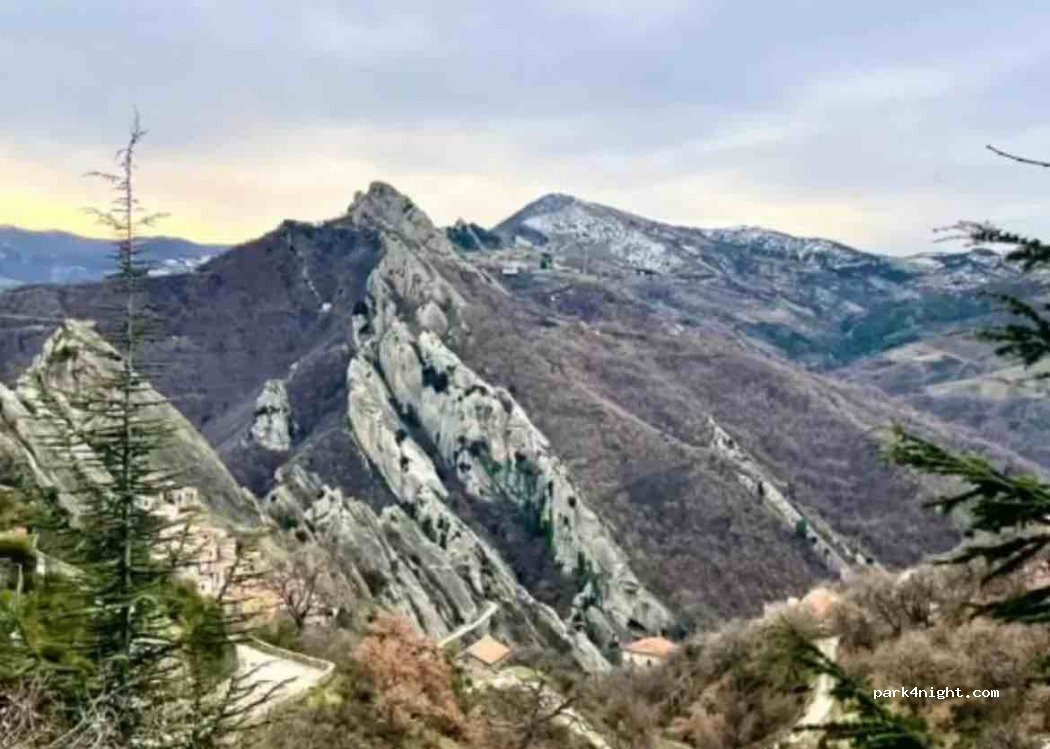(85010) Castelmezzano - Via Paschiere — foto 2