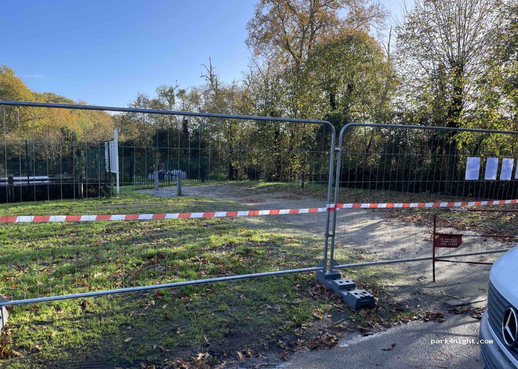 Aire de camping car de la Chapelle sur Erdre — foto 4