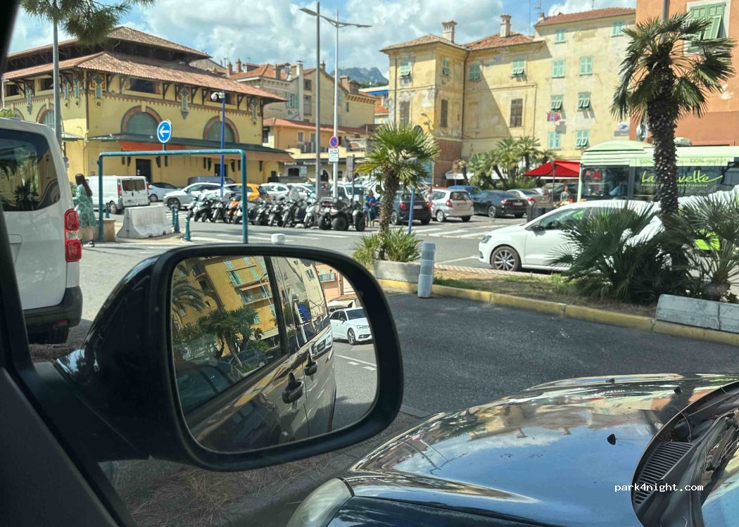 (06500) Menton - 17-21 Quai de Monleon — foto