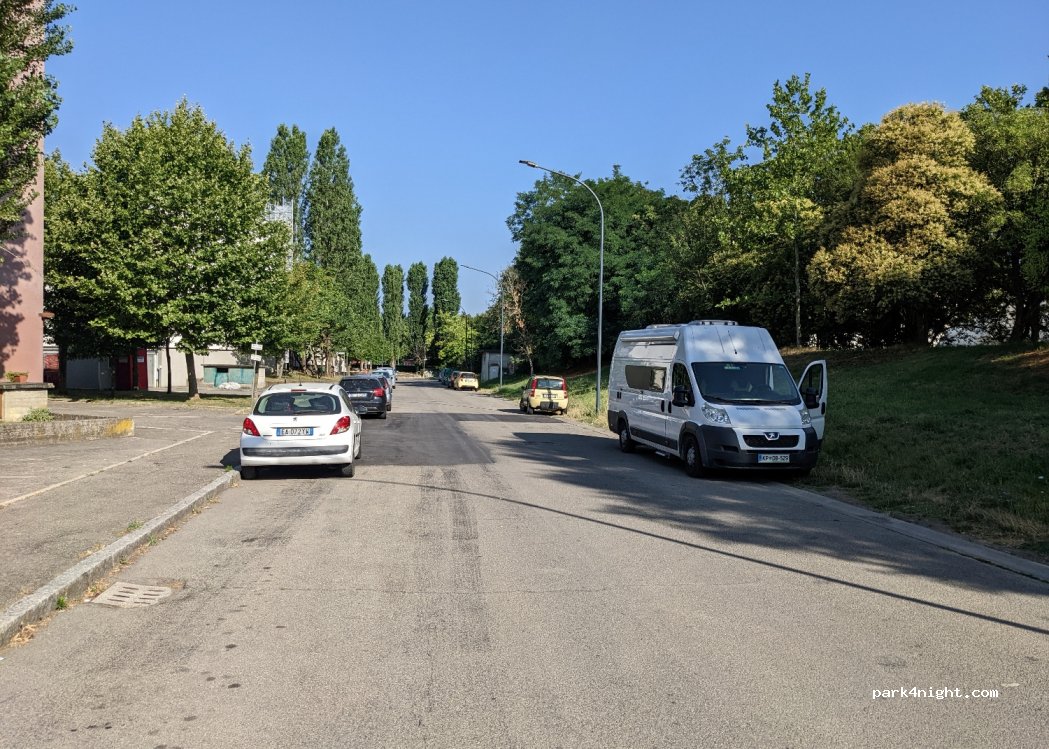 (40127) Bologna - 54/8 Via Larga — foto 2
