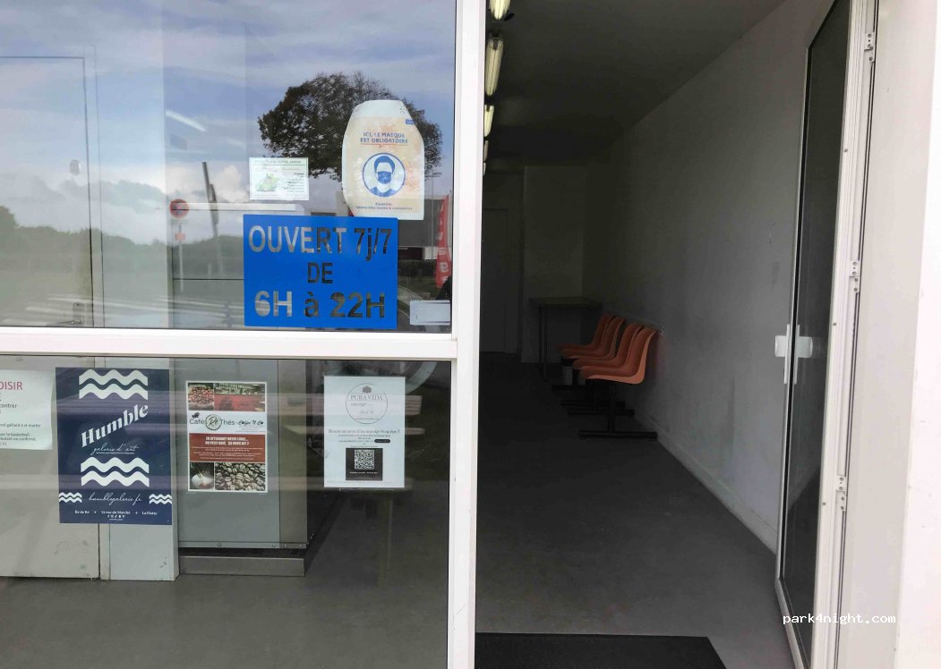 (17410) Saint-Martin-de-Ré - Rue des Salières — foto 2