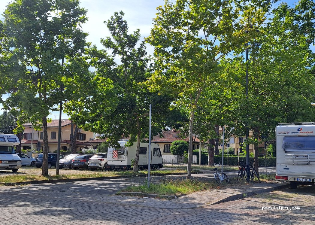 (55041) Lido di Camaiore - 26 Via Fratelli Rosselli — foto 4