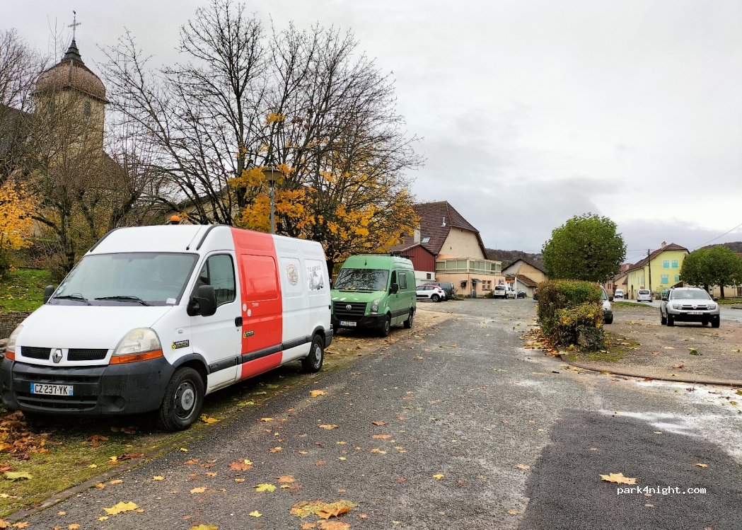(25150) Dambelin - 2 Place du Centre — foto