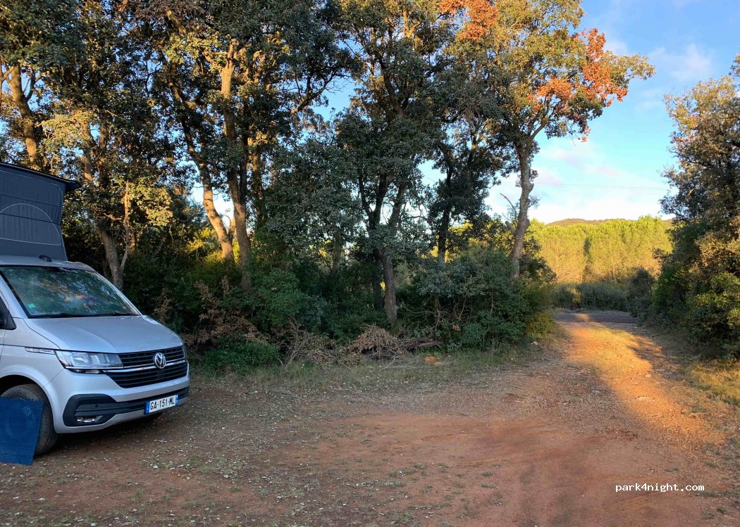 (11360) Fraissé-des-Corbières - D205 — foto