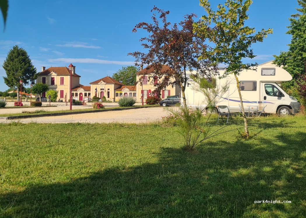 (17500) Léoville - — foto 2