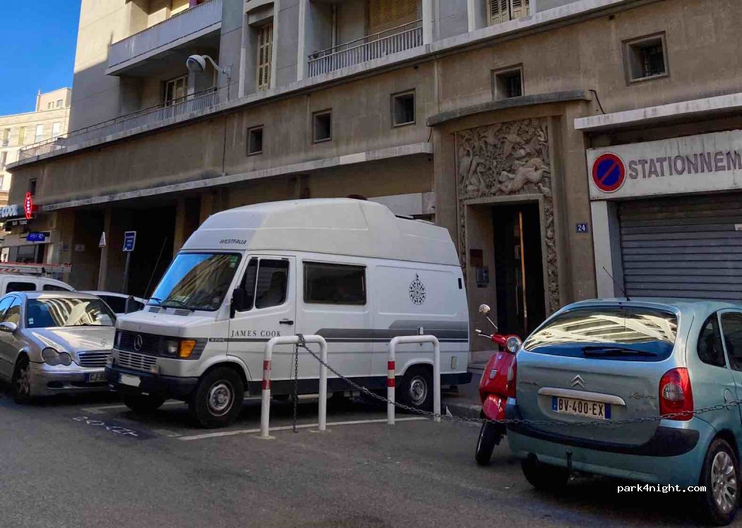 (13002) Marseille - 24 Rue de la Loge — foto