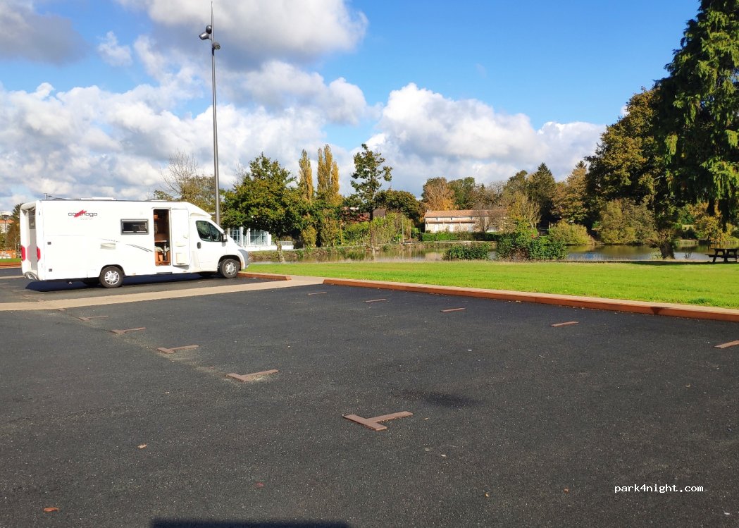(79140) Cerizay - 22 Avenue de la Gare — foto