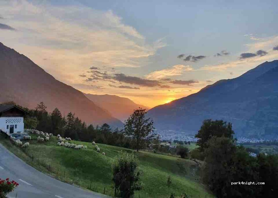 Panorama Stellplatz + Camping Basweri — foto