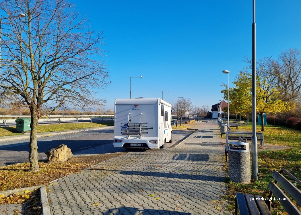 (018 41) Dubnica nad Váhom - E50 — foto