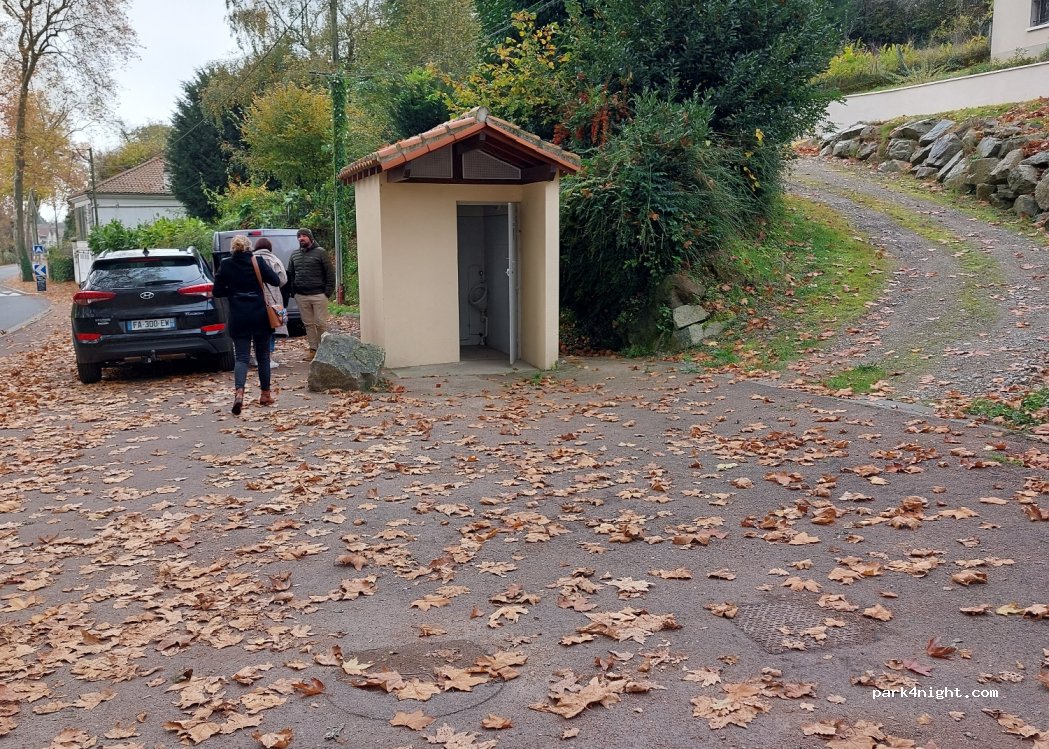 (16500) Confolens - 10 Avenue de la Libération — foto 2