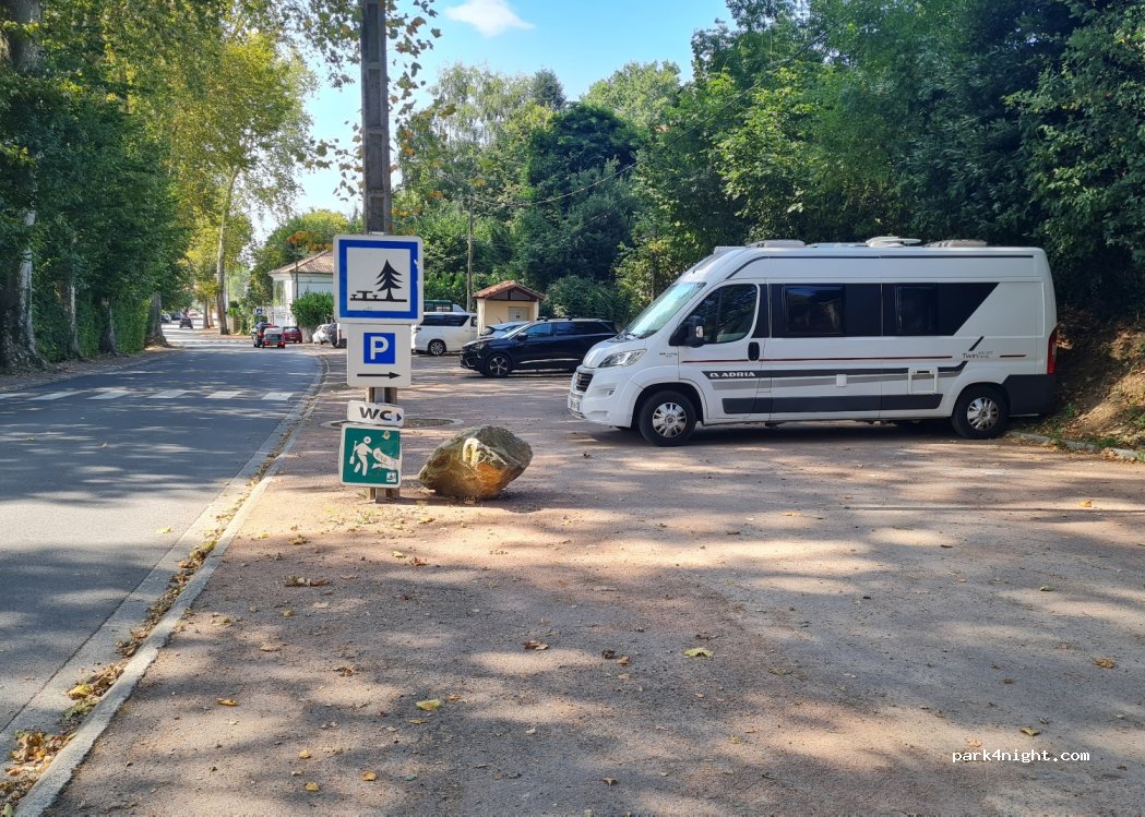 (16500) Confolens - 10 Avenue de la Libération — foto 3