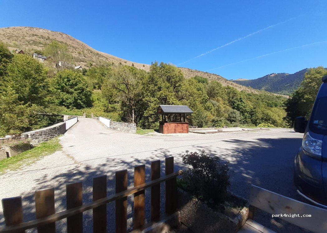 (31110) Saint-Aventin - 26 Village — foto 4