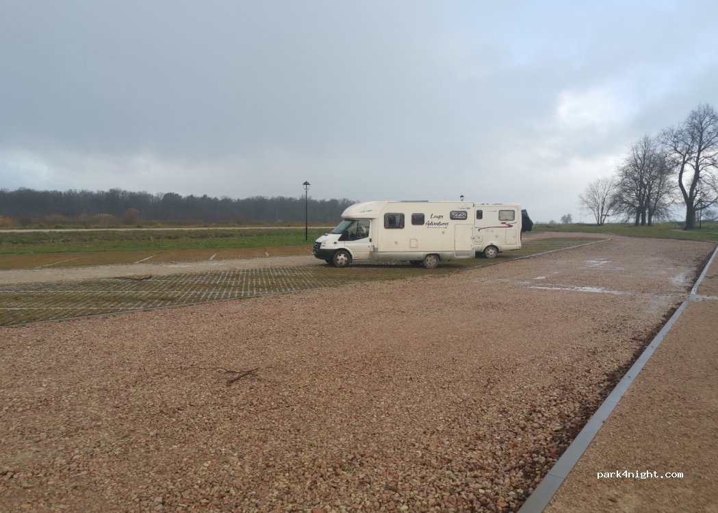 (3921) Mazmežotne - Unnamed road — foto