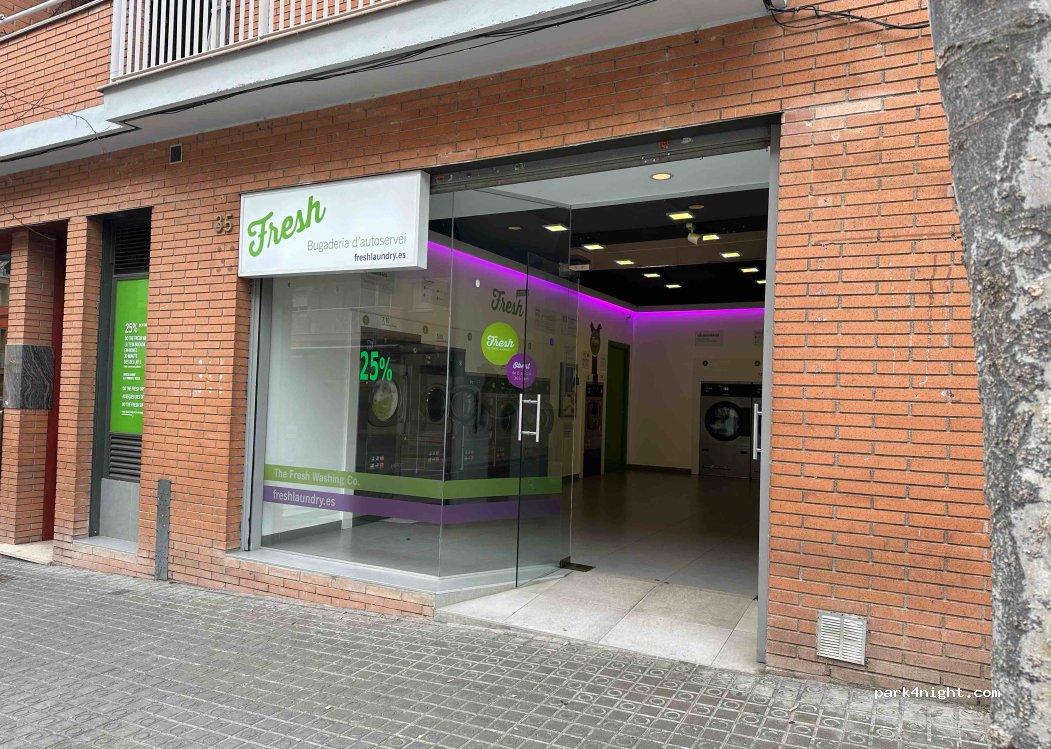 (08302) Mataró - 13 Carrer Joan Larrea — foto