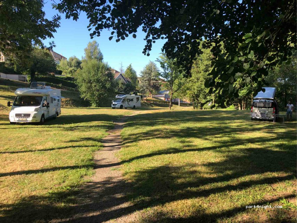 (69470) Cours-la-Ville - 30 Rue des Grandes Gardes — foto 2