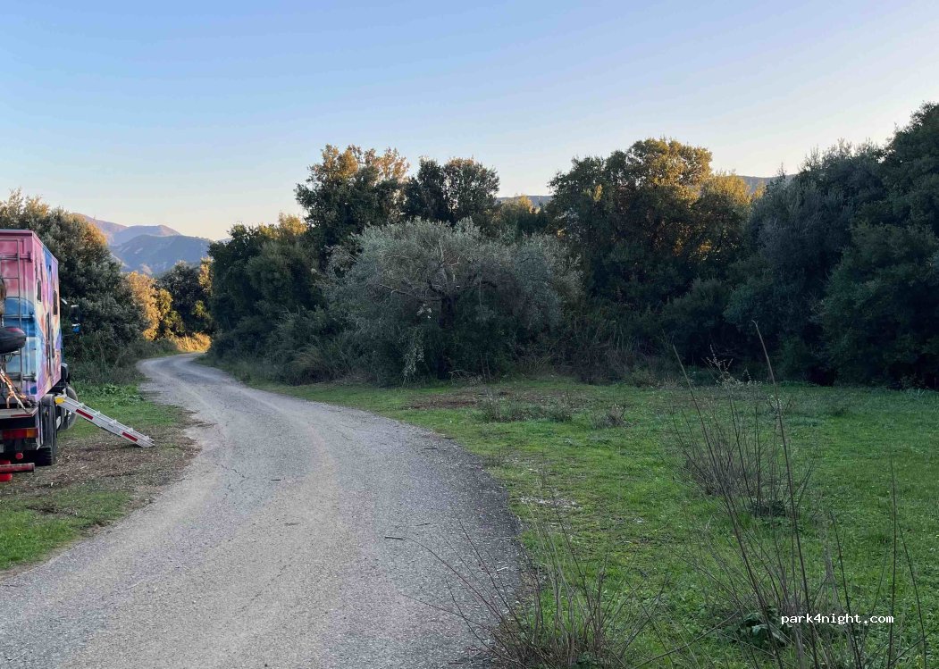 (300 14) Ano Vasiliki - Unnamed Road — foto 3