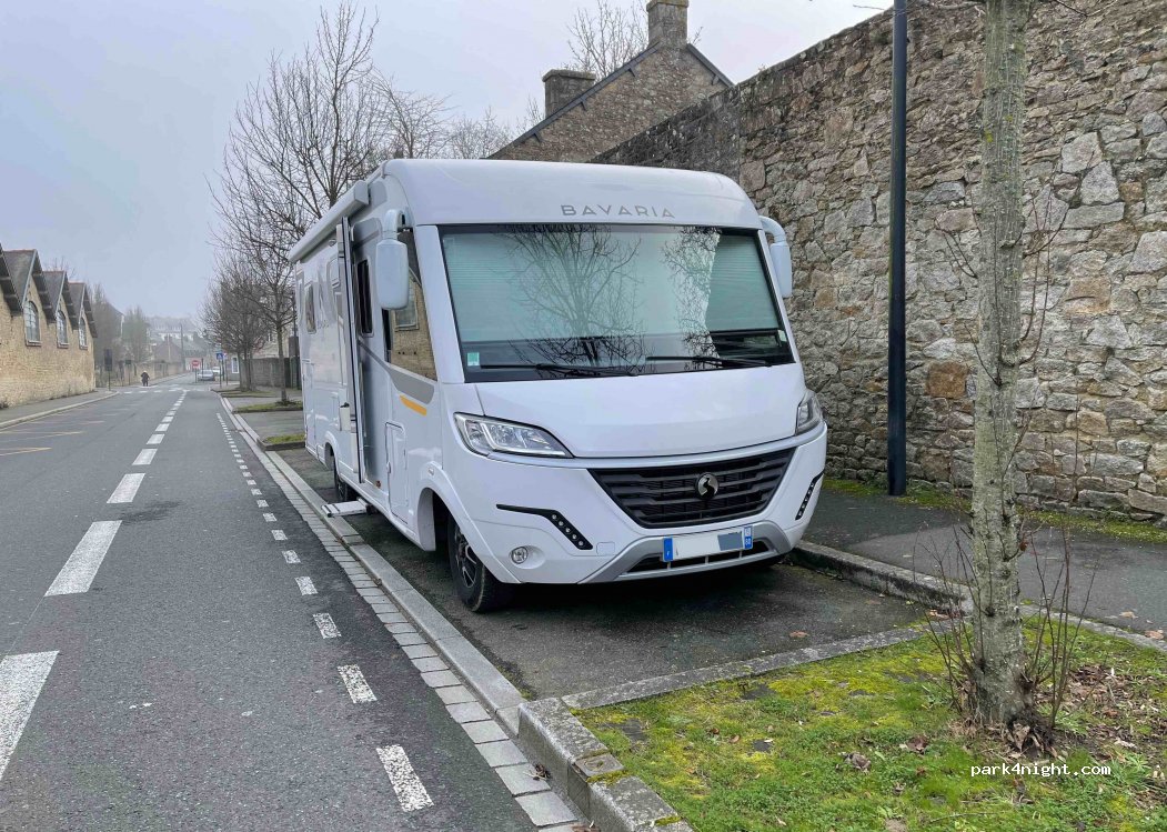 (22100) Dinan - 19 Rue des 24E et 19E Dragons — foto 2