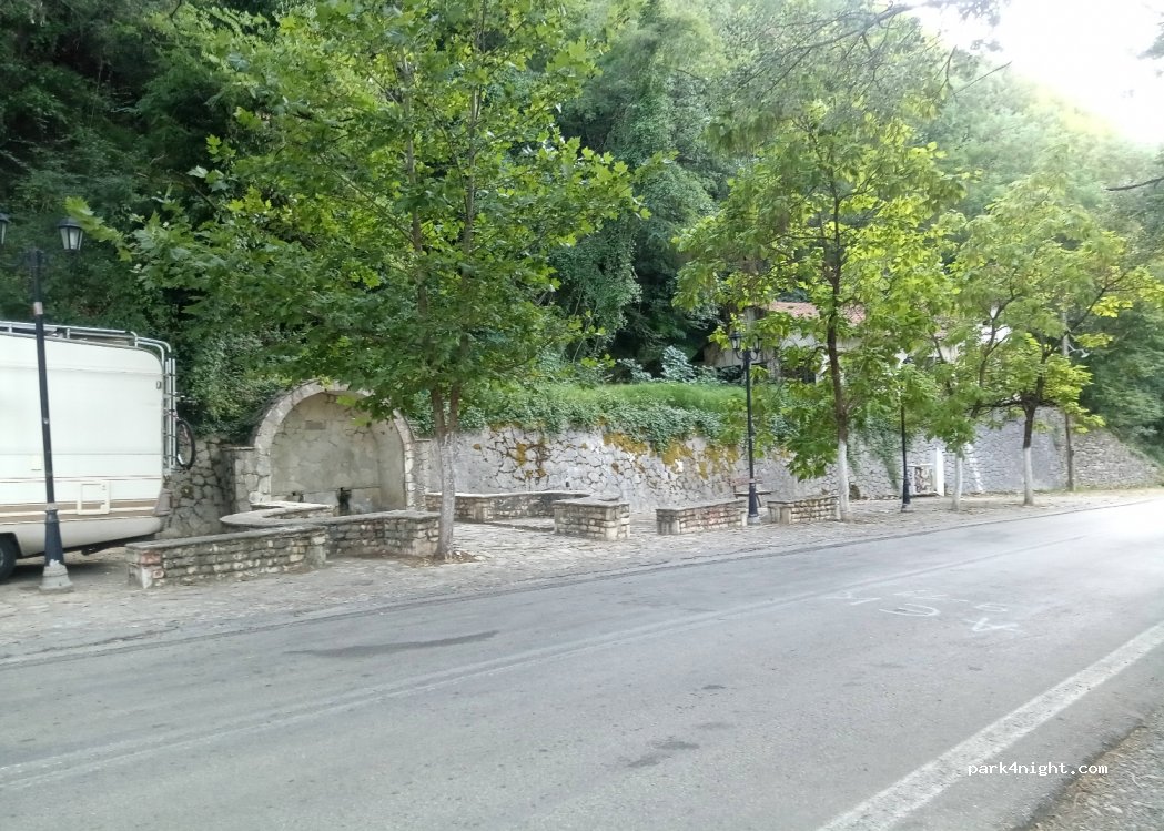 (270 63) Lampia - 5 Ethniki Odos Patras Levidiou — foto