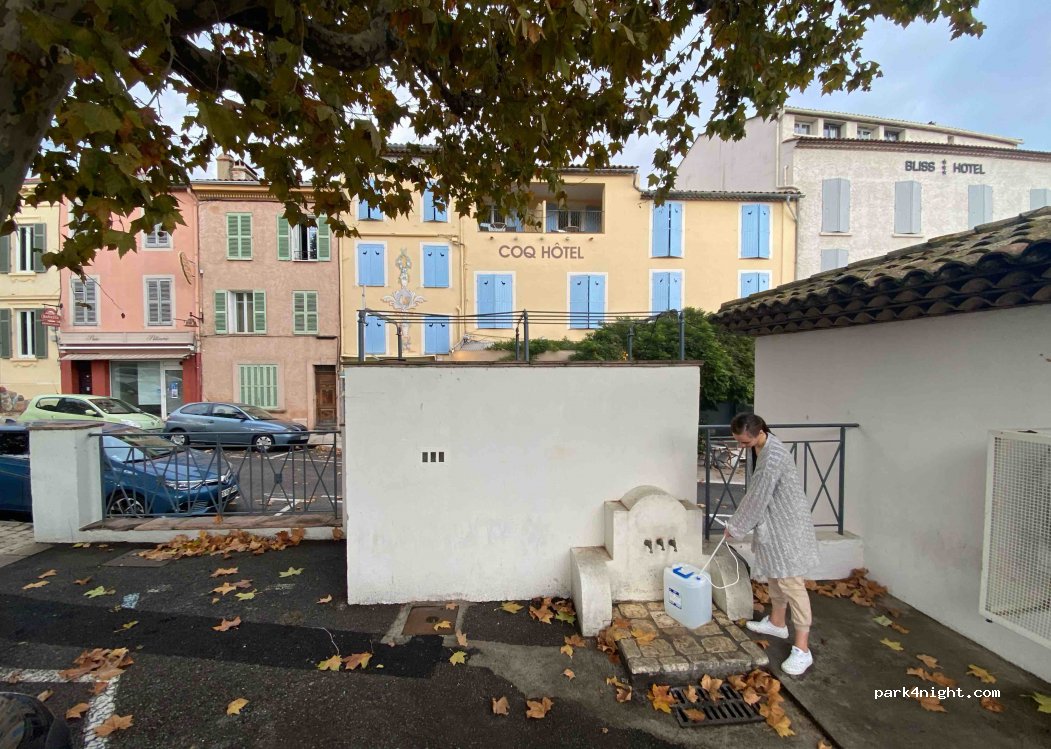 (83310) Cogolin - 15 Avenue Général de Gaulle — foto