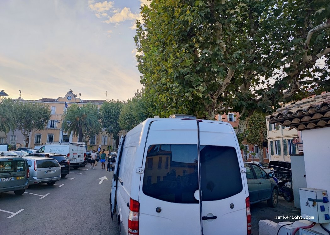 (83310) Cogolin - 15 Avenue Général de Gaulle — foto 3