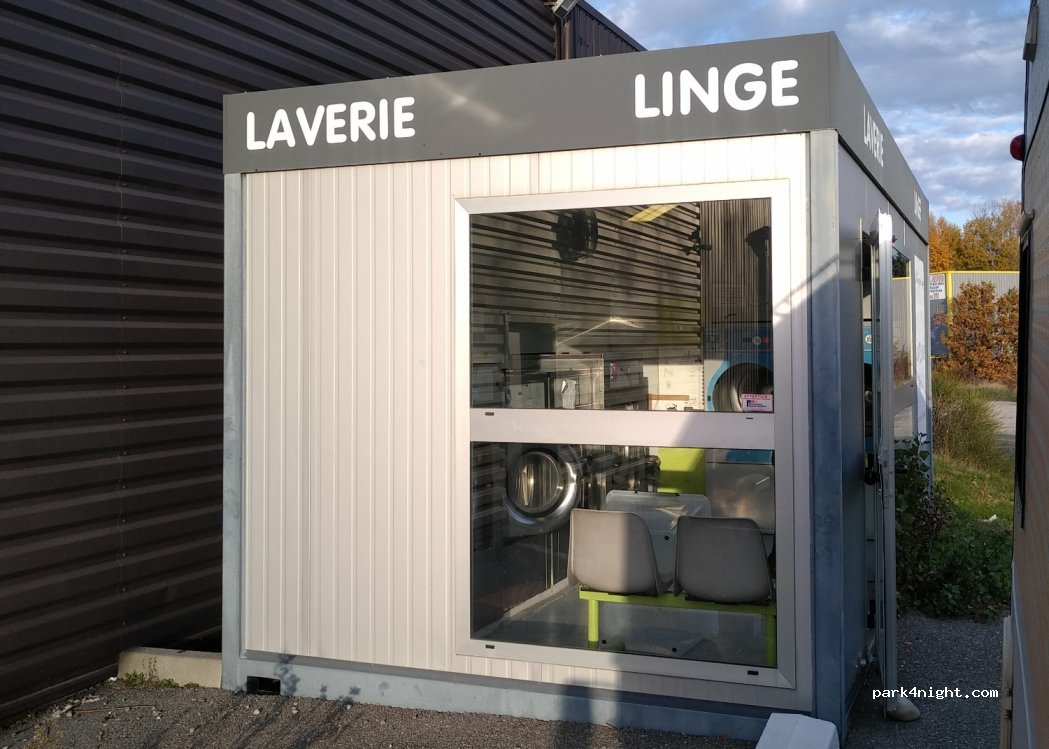 (05300) Laragne-Montéglin - 2424 Avenue de Provence — foto