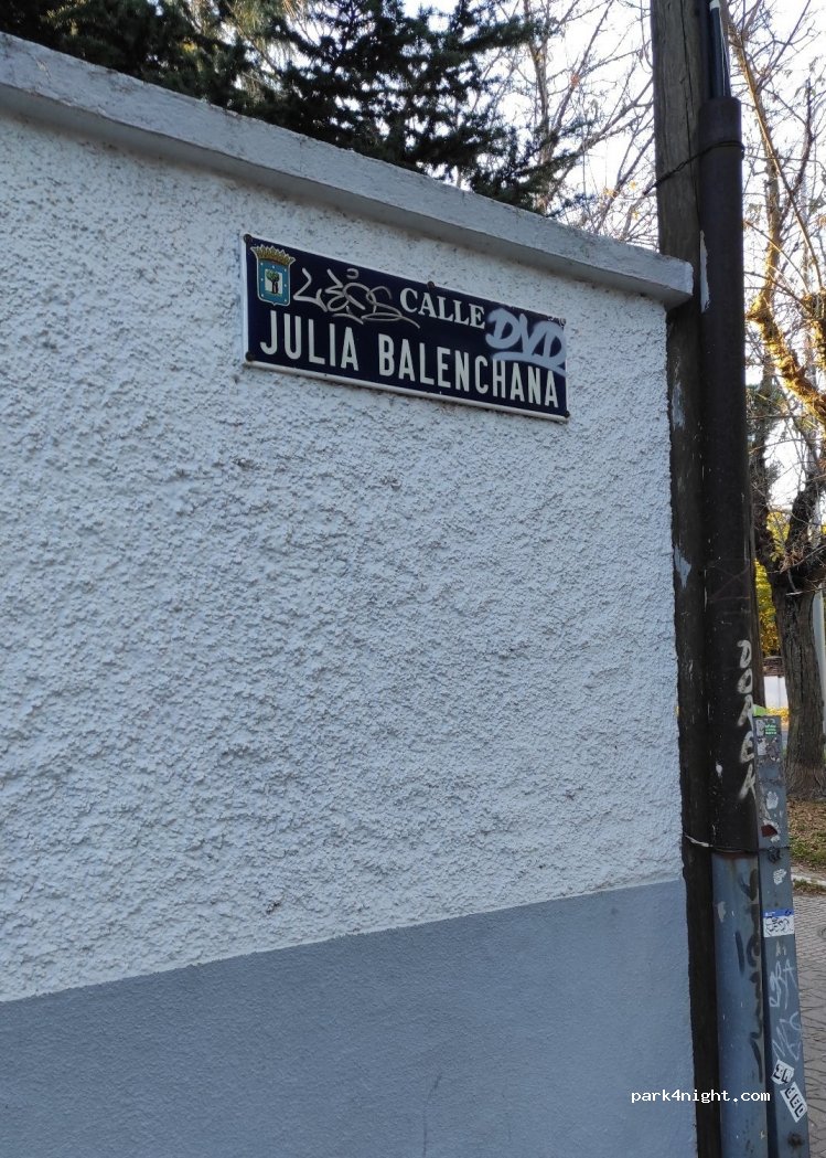 (28033) Madrid - 4 Calle de Julia Balenchana — foto 2