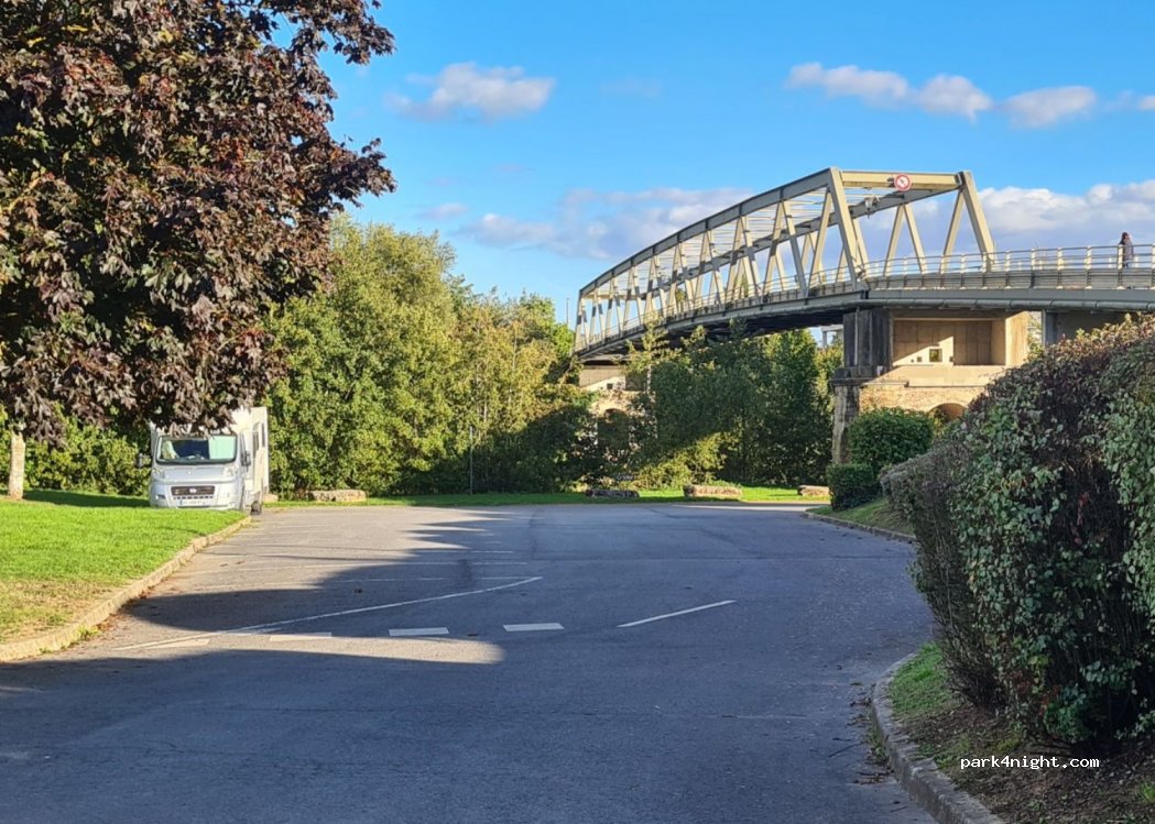 (60880) Jaux - Rue de la Gare — foto 4
