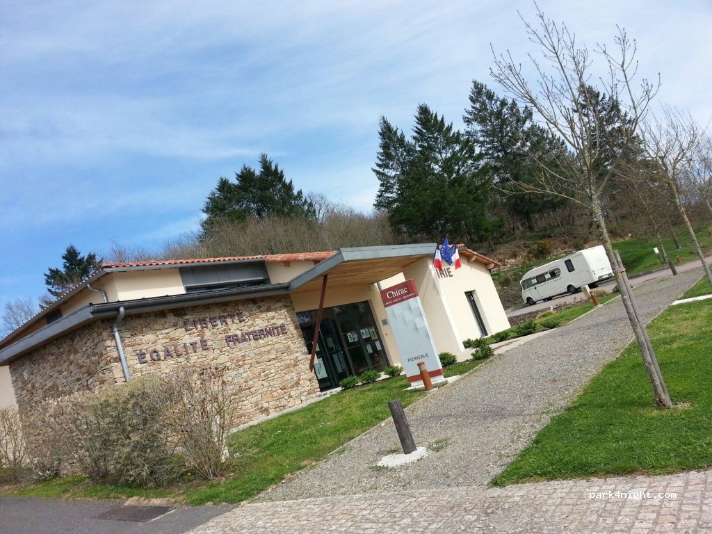 (16150) Chirac - Le Bourg — foto