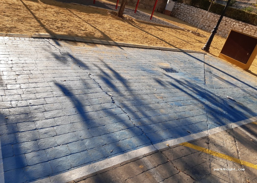 (14810) Carcabuey - 1D Avenida de la Constitucion — foto 2