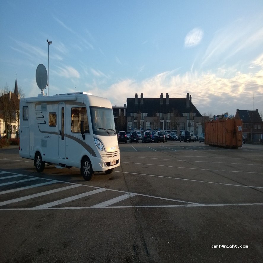 (3550) Heusden-Zolder - 8 Koning Boudewijnplein — foto
