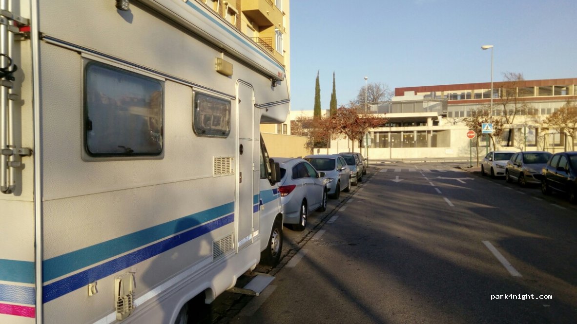 (18014) Granada - 26 Calle Isla de la Gomera — foto 2
