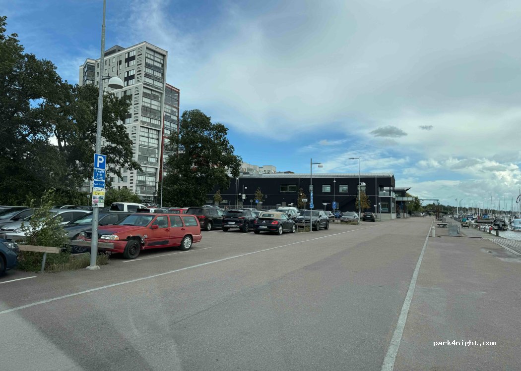 (723 56) Vasteras - 2 Spinnakergatan — foto 2