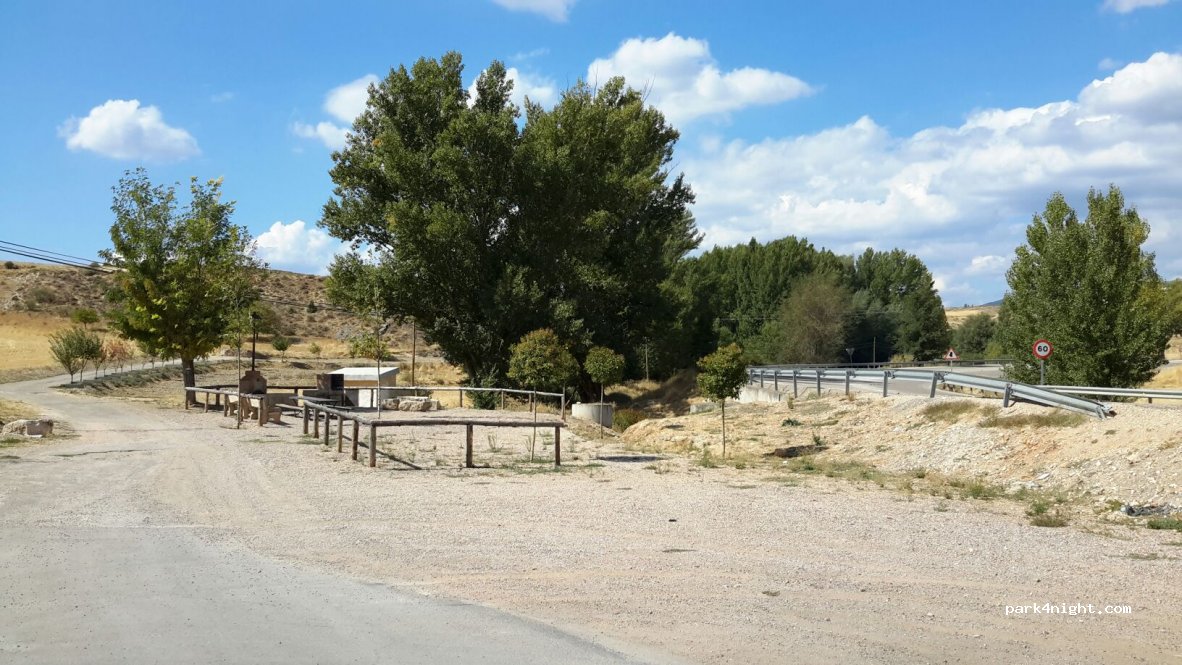 (19230) Cogolludo - 7-9 Carretera Hiendelaencina — foto